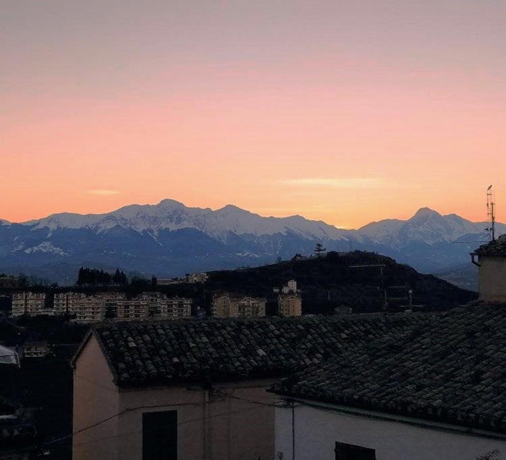 Casa In Centro Storico Vista Gran Sasso Lägenhet Atri Exteriör bild